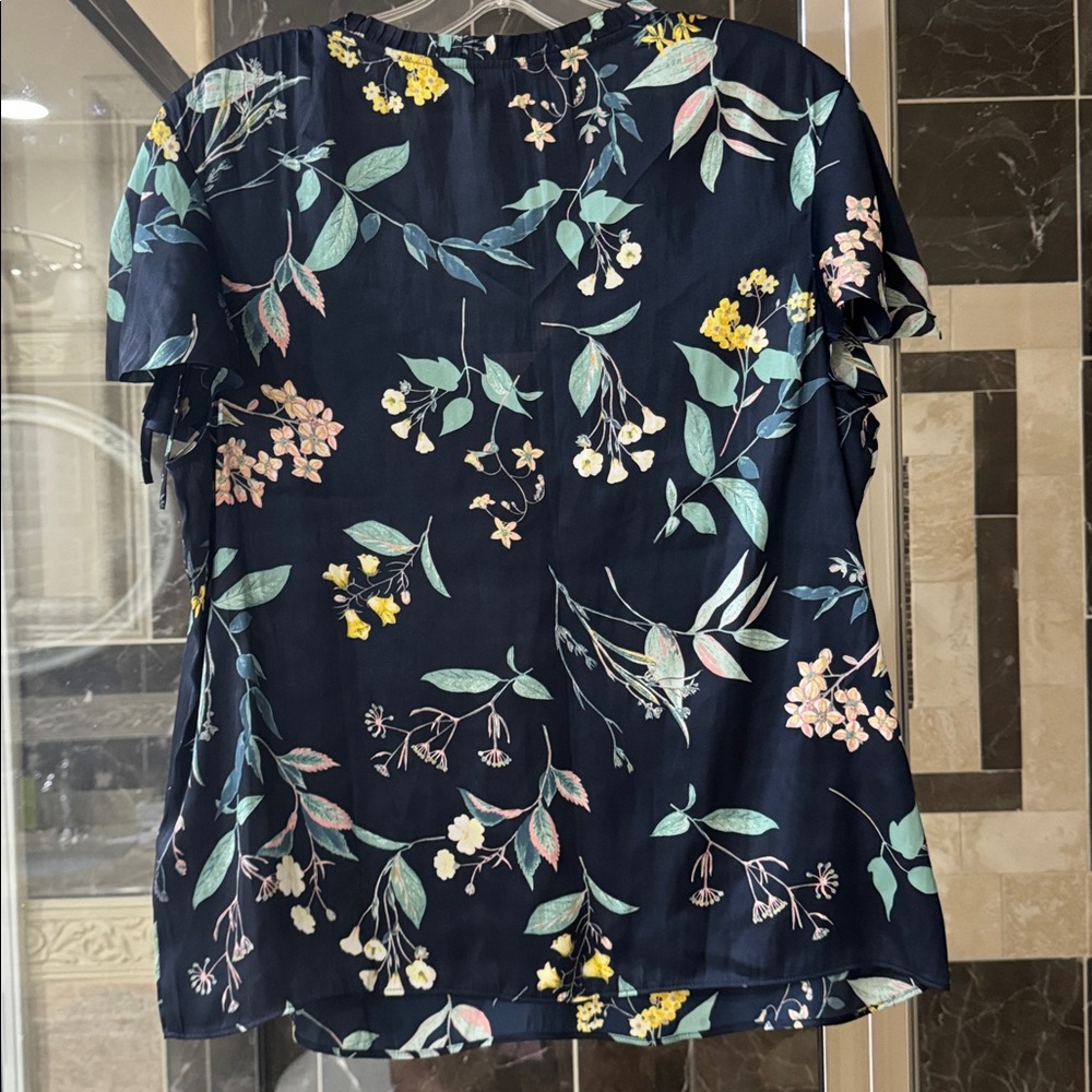 Banana Republic Navy Floral V-Neck Blouse - Picture 2 of 3